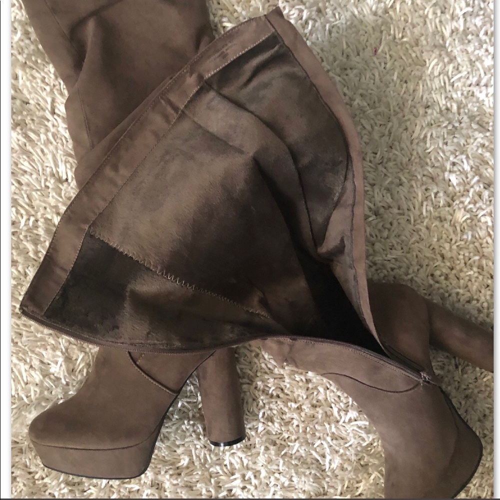 TAUPE SUEDE KNEE HIGH FUR BOOT - Picture 4 of 6